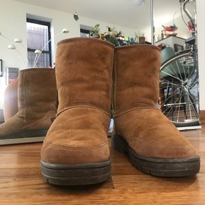 UGG Men's Classic Chestnut Short Boot